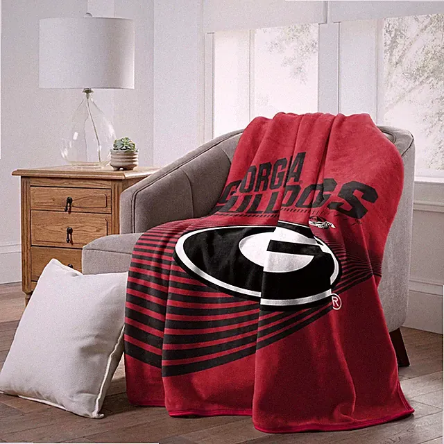 NCAA Officially Licenced Georgia Bulldogs 60" x 80" Raschel Throw Blanket