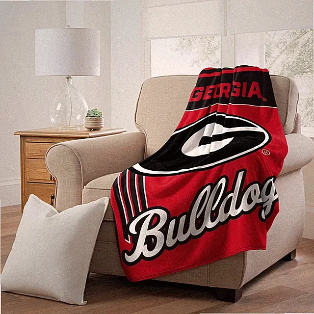 NCAA Officially Licensed Georgia Bulldogs 46" x 60" Microfiber Throw Blanket